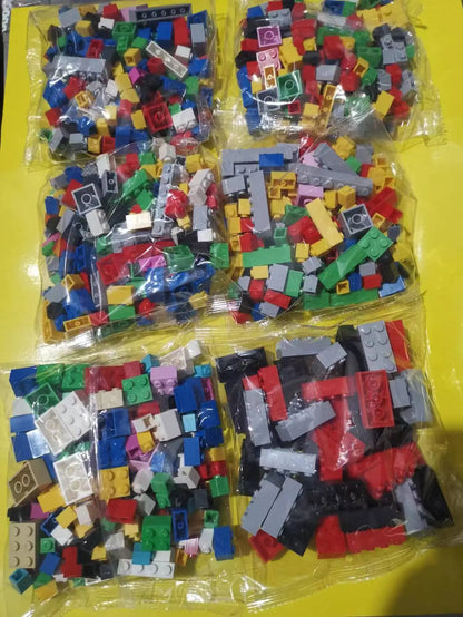 1000 Pieces DIY Creative Building Blocks Bulk Sets City Classic Bricks Assembly Brinquedos Educational Toys for Children